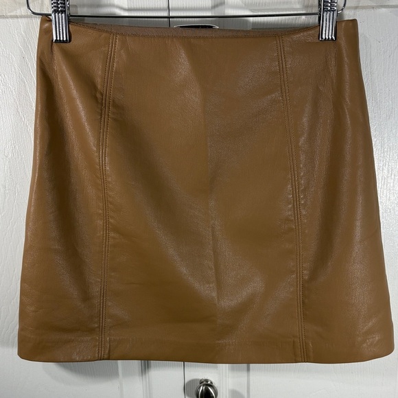 Babaton modern faux vegan Leather Mini Skirt - Picture 6 of 9